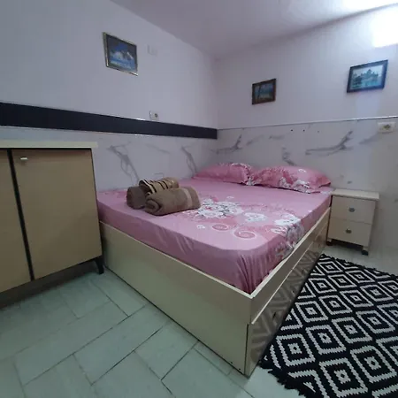 Apartament Lovely Amd Quite Appartament 1-1 *