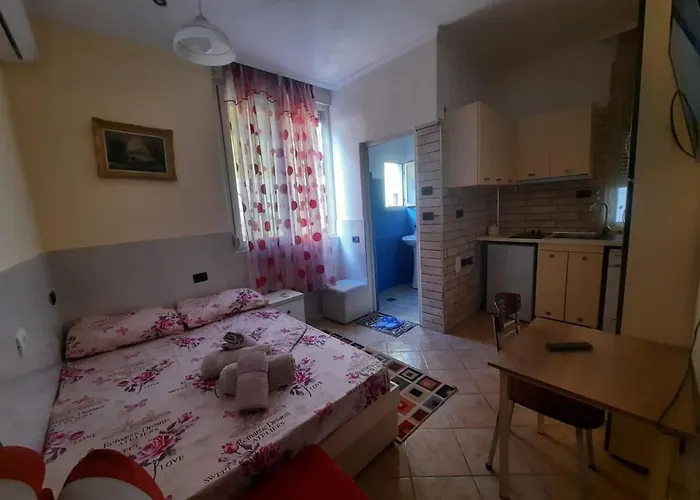 Lovely Amd Quite Appartament 1-1 * Tiran