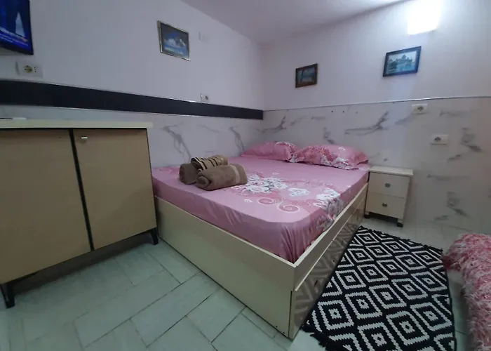 Apartament Lovely Amd Quite Appartament 1-1 *